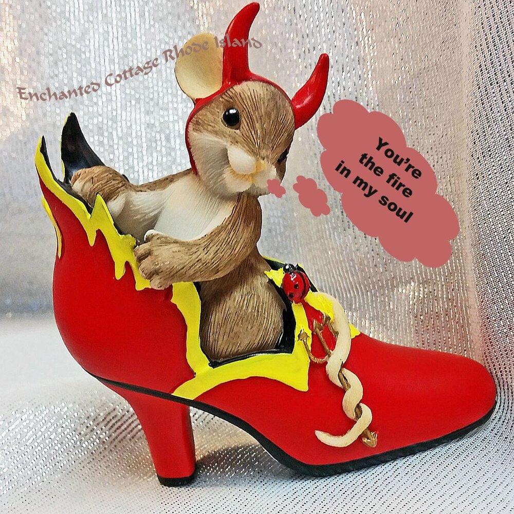 Enesco Charming Tails You're The Fire In My Sole Mouse Figurine